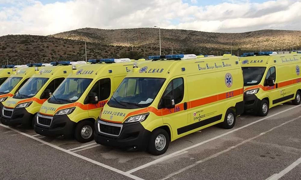 "ΣΥΝ-ΕΝΩΣΙΣ": Δωρεά 22 ασθενοφόρων για την αντιμετώπιση της πανδημίας